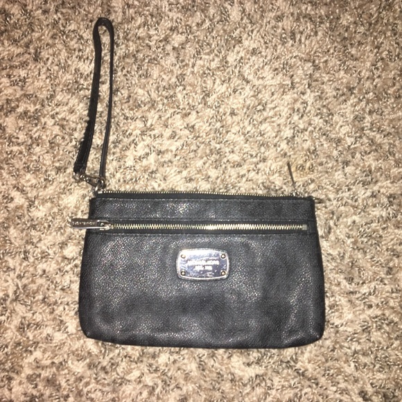 Micheal Kors Black clutch - Picture 1 of 5